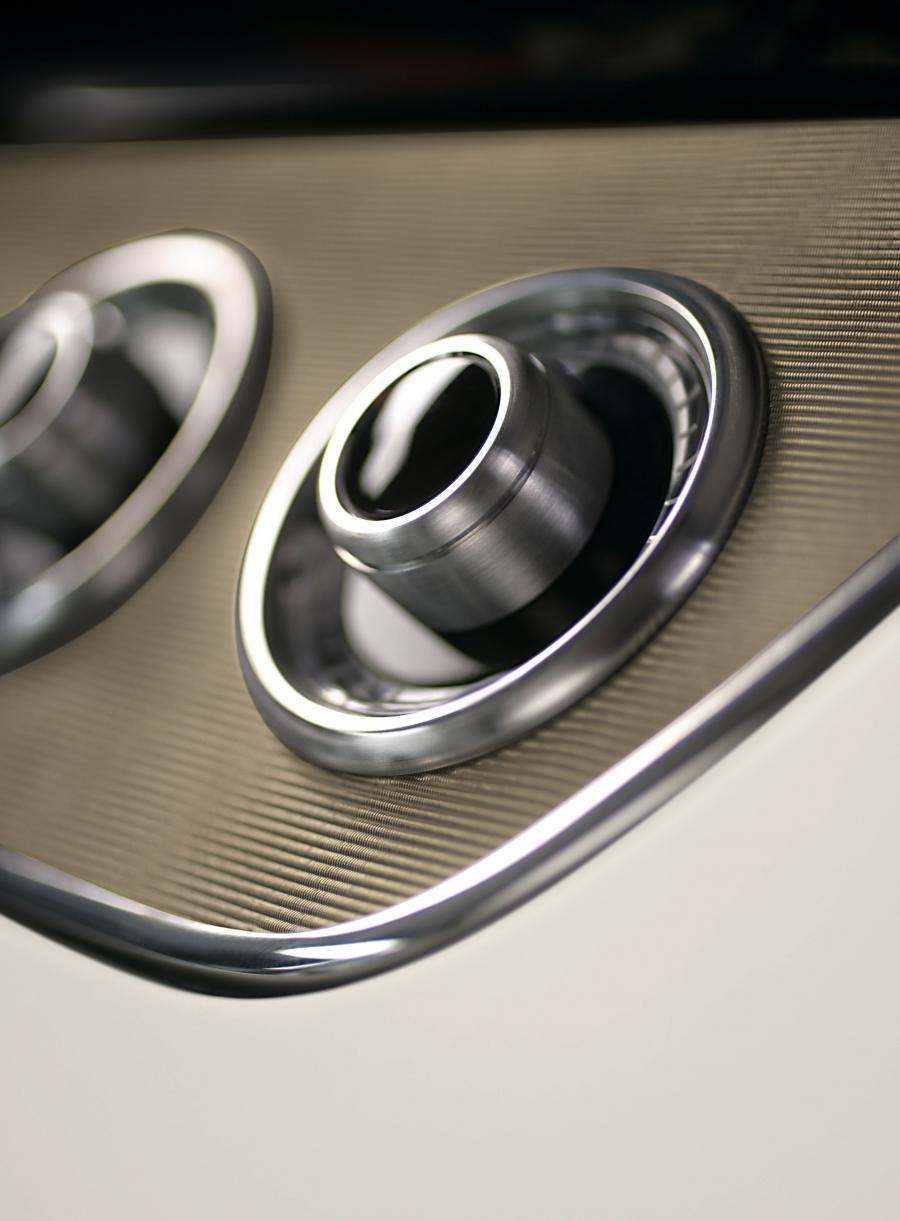 Детали интерьера BMW CS Concept 2007 года  (фото 9 из 66)